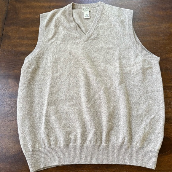 L.L.Bean 100% Lambs Wool V-Neck Sweater Vest Mens XL Oatmeal Classic Y2K - Picture 1 of 8